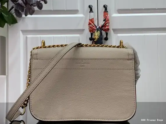 AAA Replica Ru VUITTON PM CHAIN LOUIS LOCKME 0604